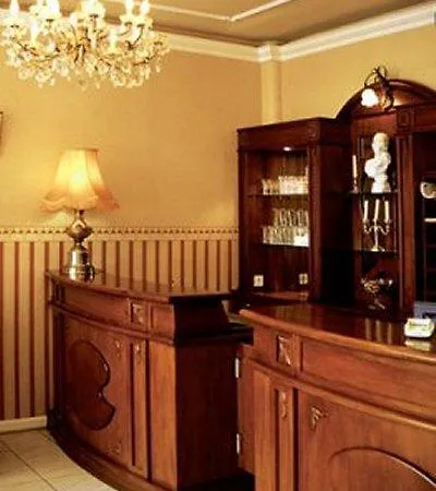 Lepante Hotel 2*